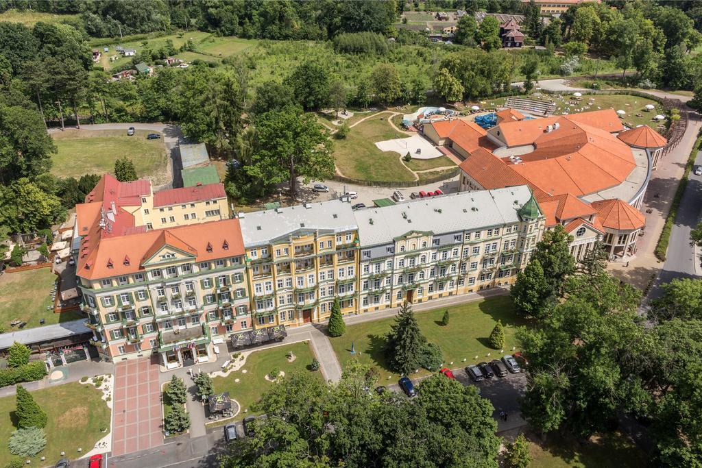 Spa Resort Pawlik-Aquaforum Františkovy Lázně المظهر الخارجي الصورة